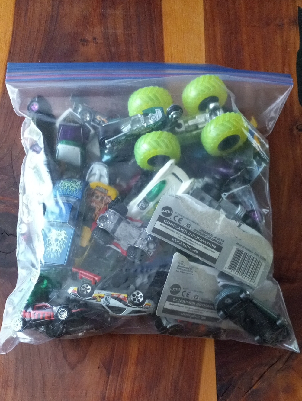 3 Pound Lot of Hot Wheels / Diecast Toy Cars - Great Condition